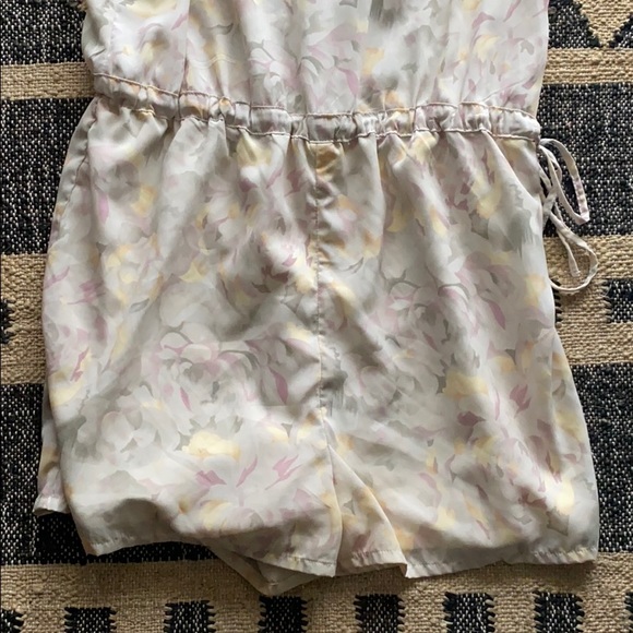 Floral dressy romper - Picture 3 of 4